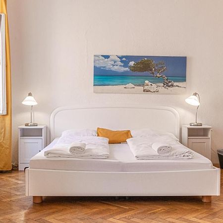 Peerles 2Br Apt. Perfectly Situated&Well Connected Apartment Виена Екстериор снимка