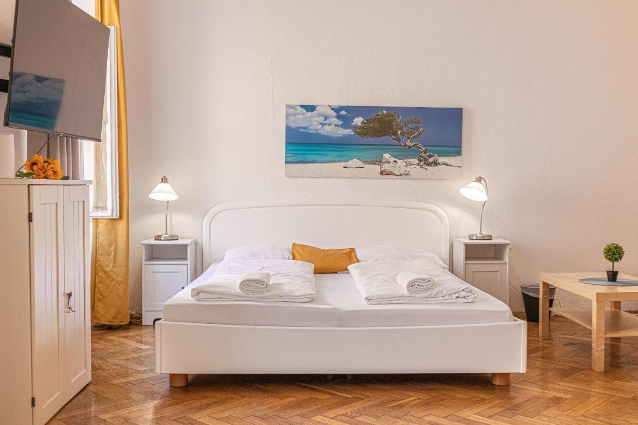 Peerles 2Br Apt. Perfectly Situated&Well Connected Apartment Виена Екстериор снимка